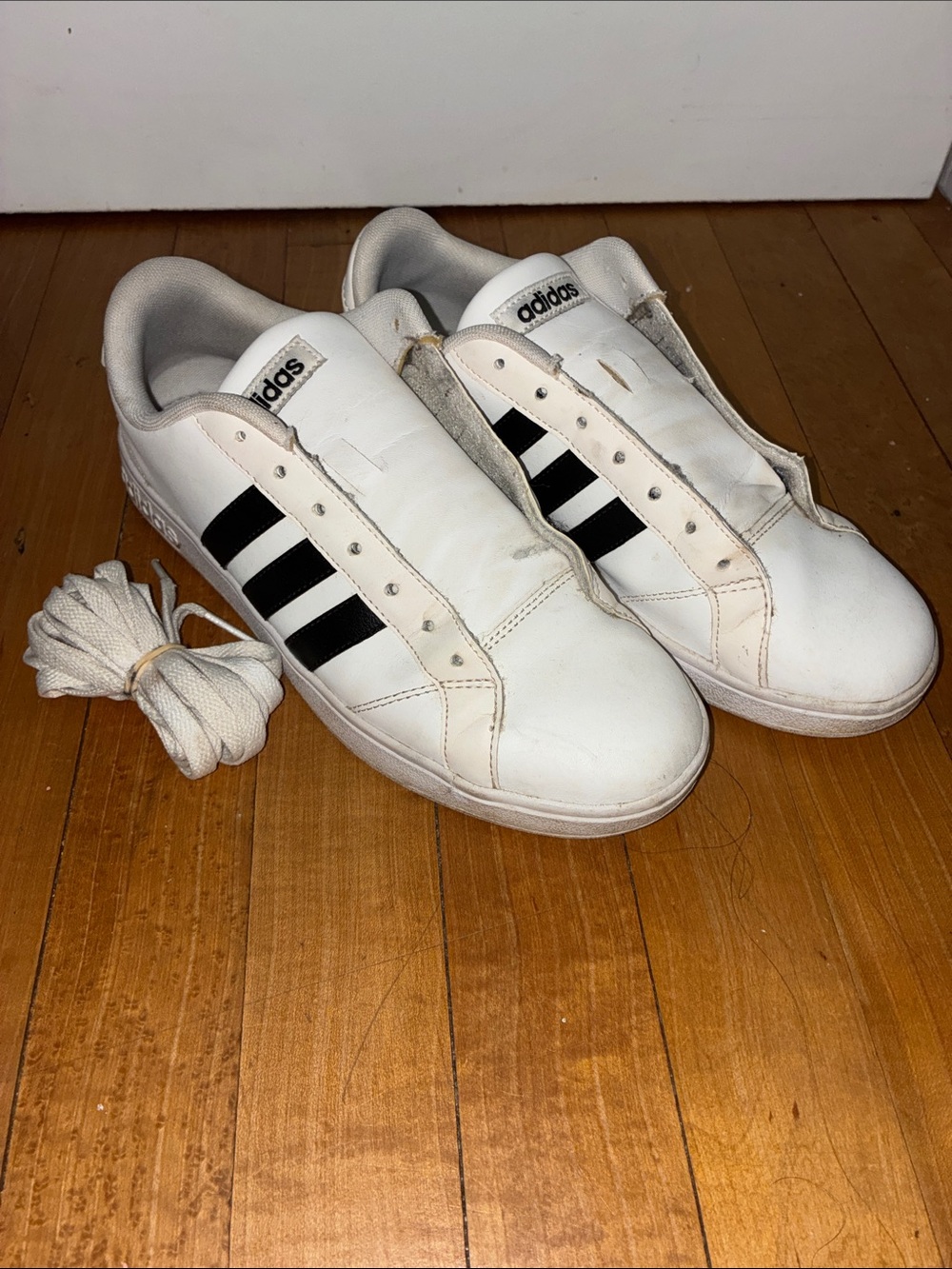 Adidas White Sneakers Mens/boys - Size: 7.5
